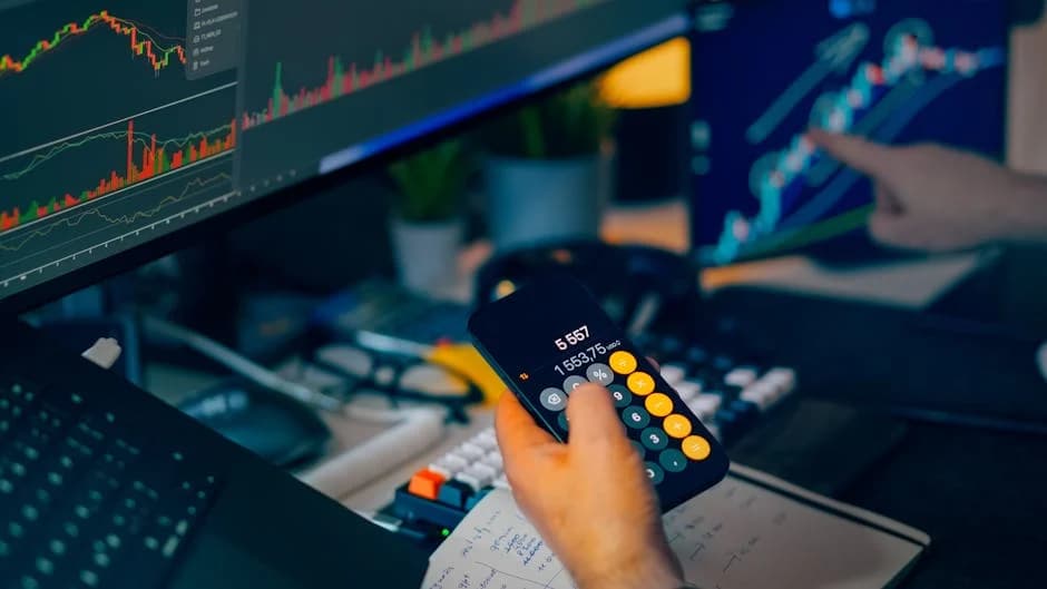 Chart showing required daily returns to make $100 based on account size